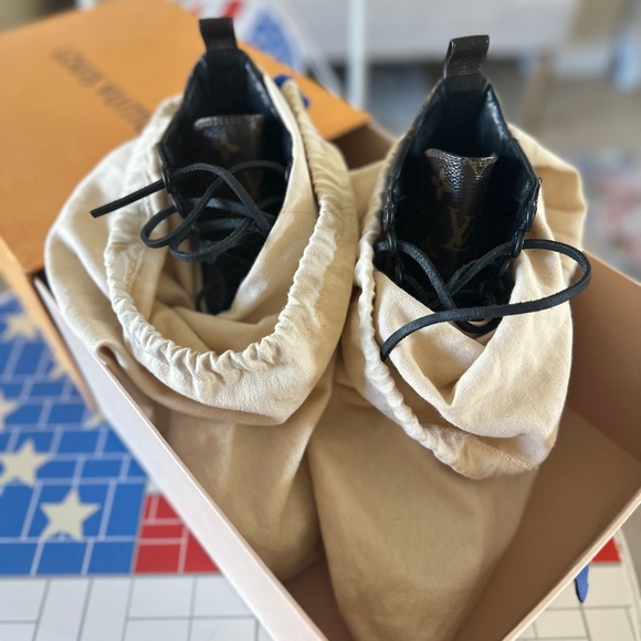 Laureate Platform Desert Boot - Picture 8 of 8